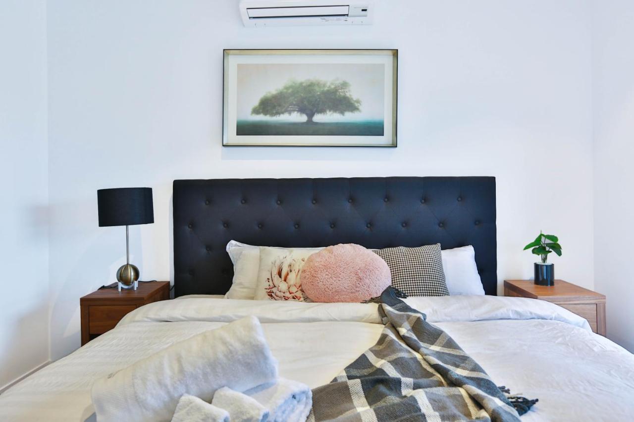 Box Hill Central Sky One Apartment Bagian luar foto