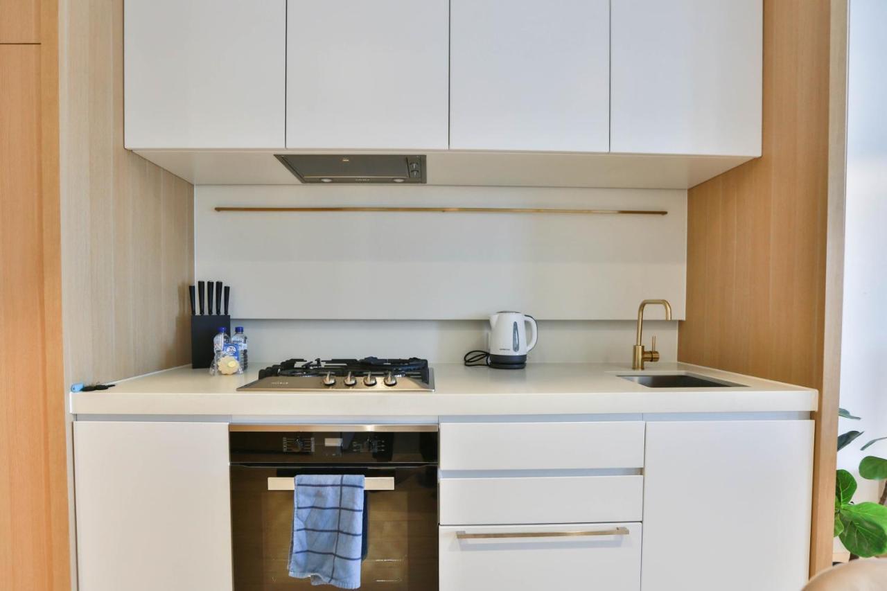 Box Hill Central Sky One Apartment Bagian luar foto