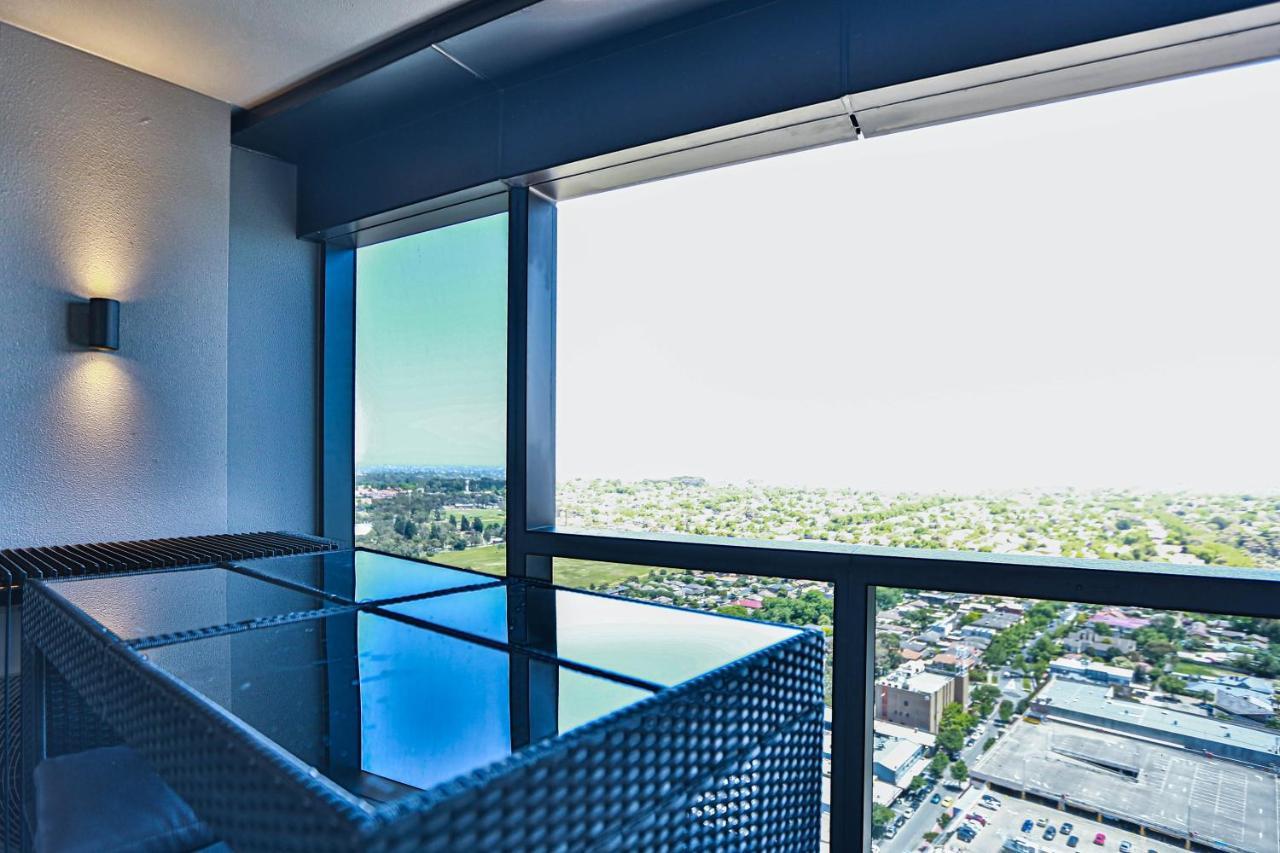 Box Hill Central Sky One Apartment Bagian luar foto