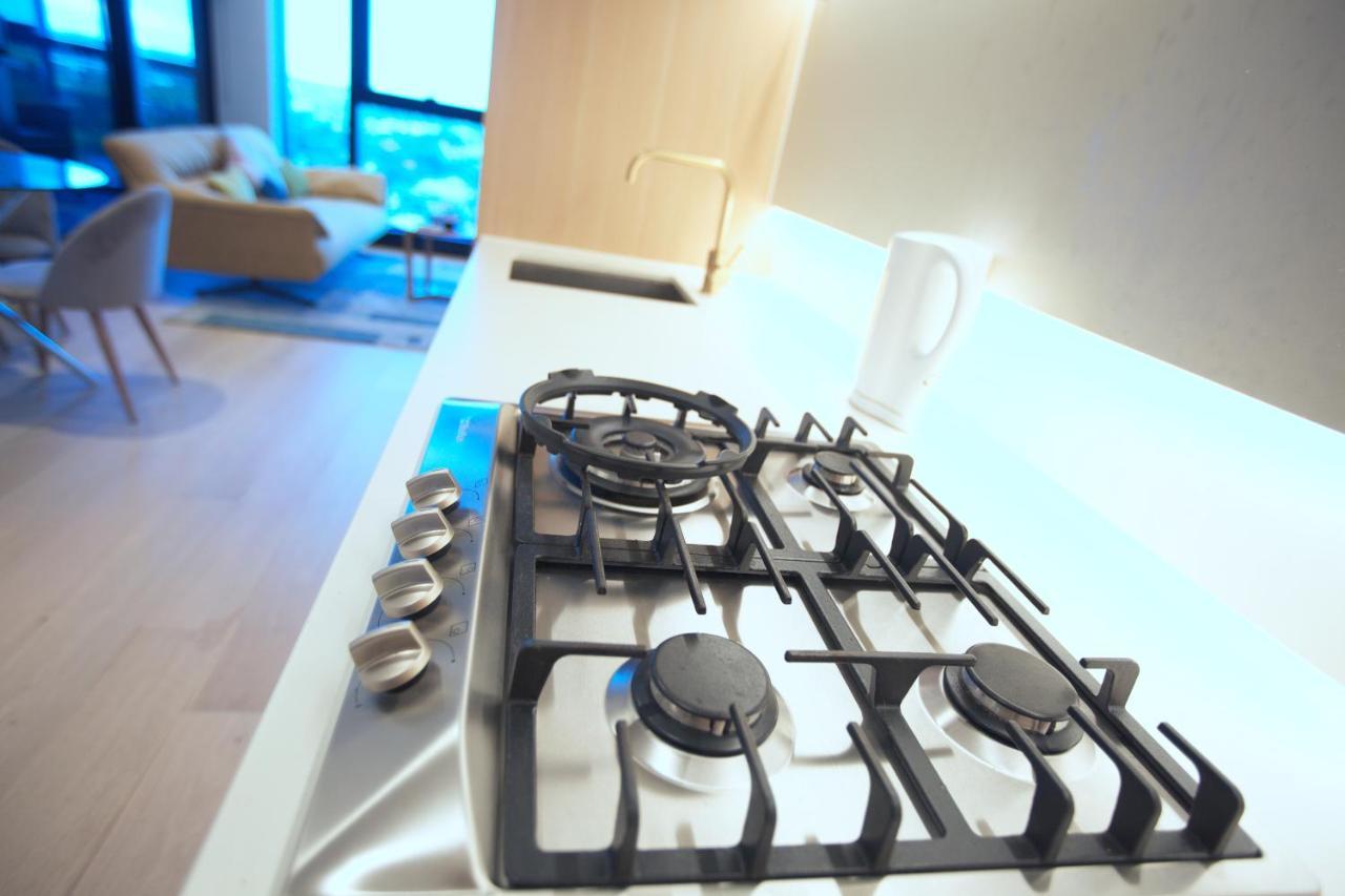 Box Hill Central Sky One Apartment Bagian luar foto