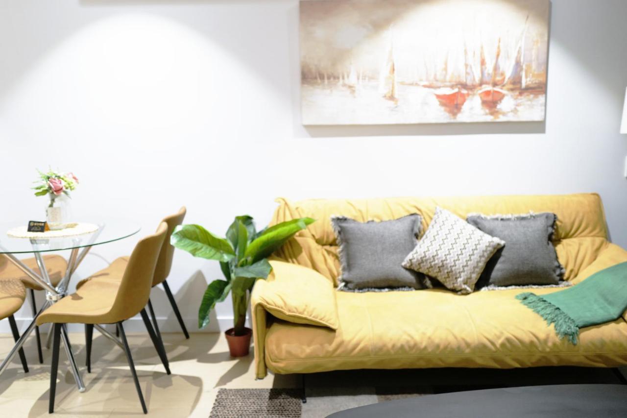Box Hill Central Sky One Apartment Bagian luar foto