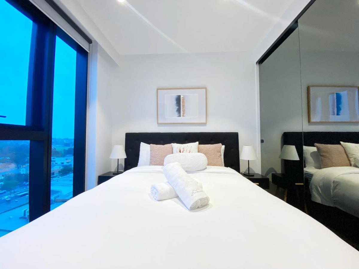 Box Hill Central Sky One Apartment Bagian luar foto
